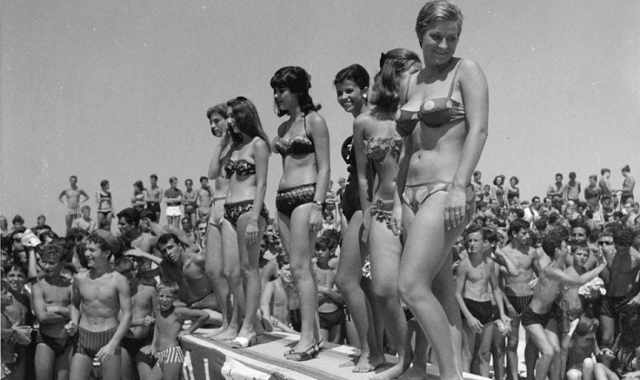 Dalla Sirenetta al Mokador, dai bikini alla Motta: un tuffo nella Bari degli anni 60